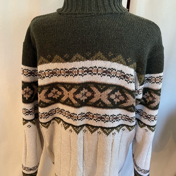 Women’s Turtleneck Sweater// Large// Brand-Sweater Project - Picture 2 of 4